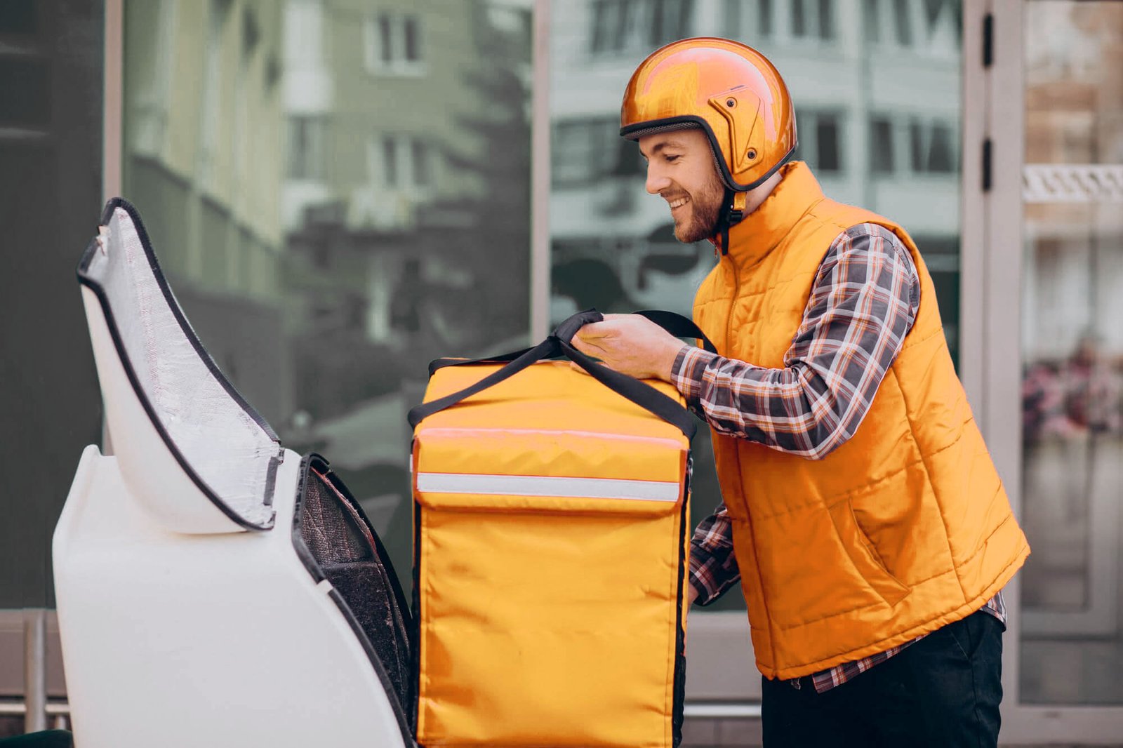 repartidor-5-naranja